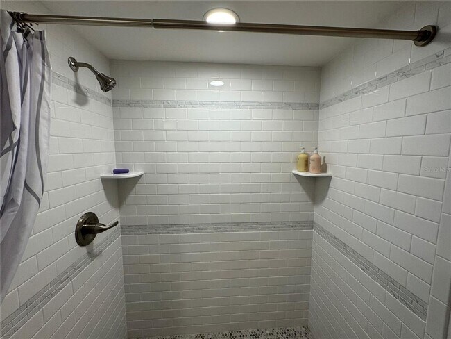 Building Photo - 5720 13th Ave N