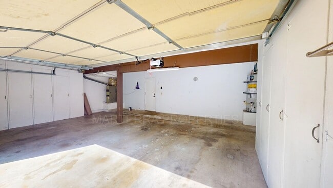 Building Photo - 3 Bed/2.5 Bath Townhome In Eastside Costa ...