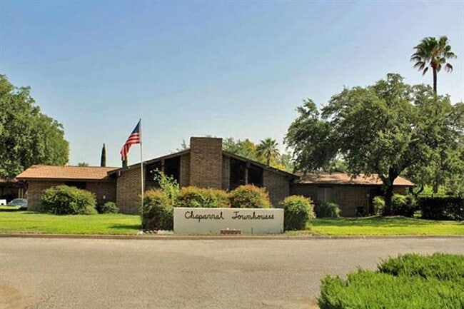 Primary Photo - 100 Royal Way Dr