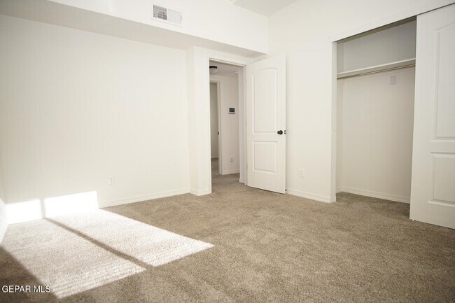 Building Photo - 14380 Tobe Davis Dr