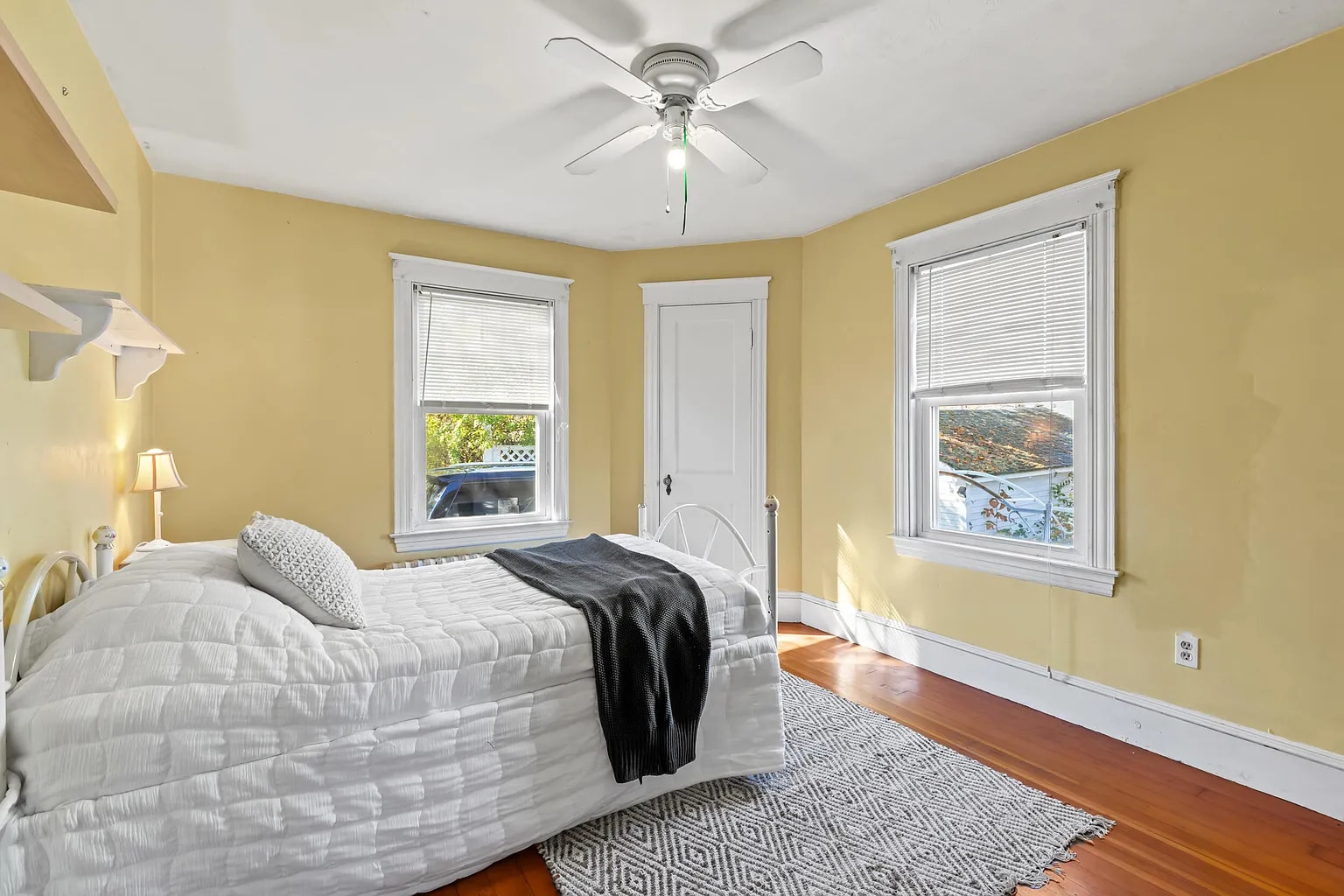 Building Photo - 12 Lawrence Ave