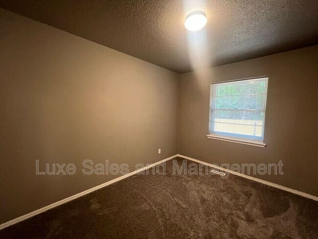 Building Photo - 503 Turtle Creek Dr