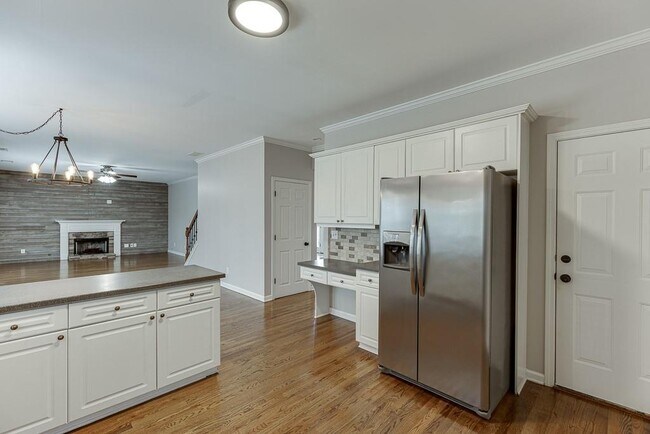 Building Photo - 1795 Lake Heights Cir