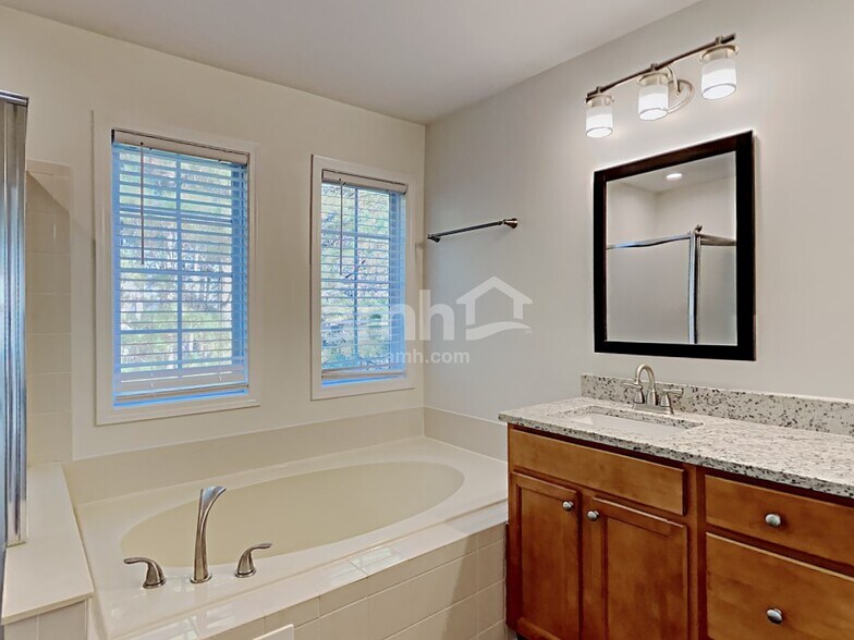 Building Photo - 982 Simonton View Ln SE