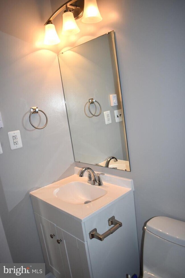 Building Photo - 24580 Linwood Farm Ln