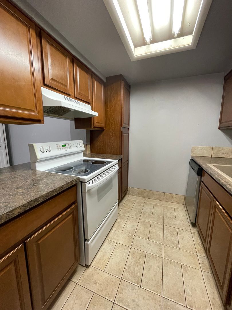 Building Photo - 12103 N Melody Dr