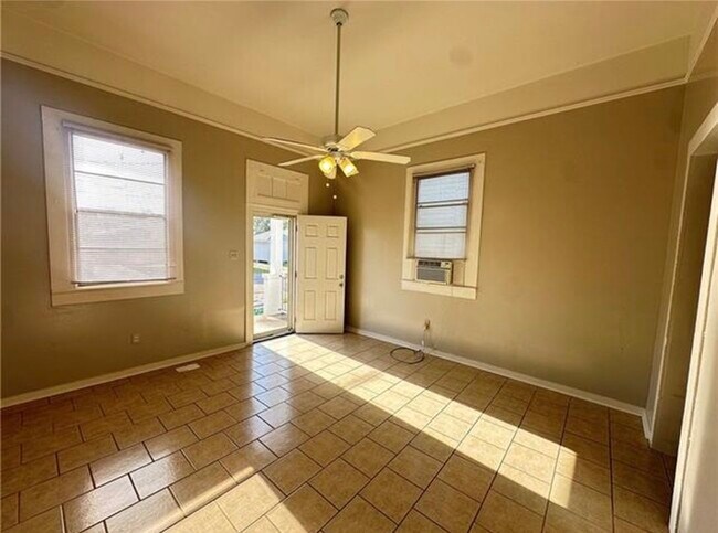 Building Photo - 453 Avenue A