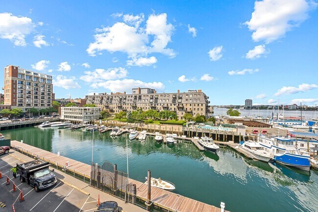 Building Photo - 51 Commercial Wharf W