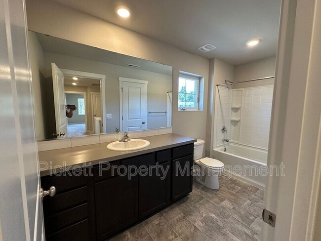 Building Photo - 6461 Hornet Cir NE