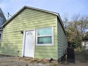 Building Photo - 1420 Knight St