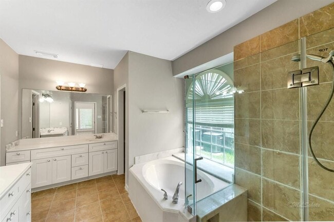 Building Photo - 20419 Cajon Canyon Ct