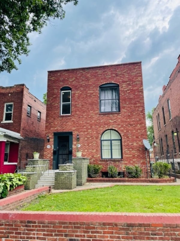 Primary Photo - 4037-4039-4039 Enright Ave