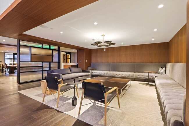 Building Photo - 135 Seaport Blvd