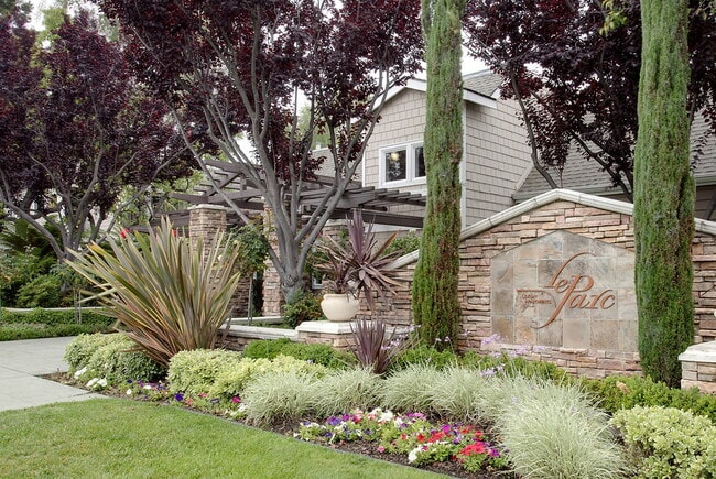 Building Photo - Le Parc