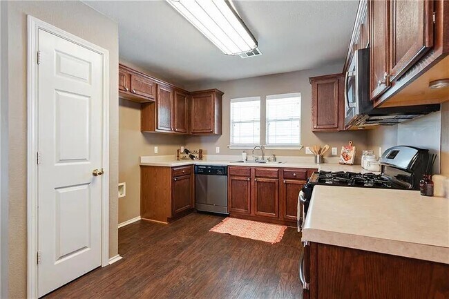 Building Photo - 1512 Davis Mountain Loop
