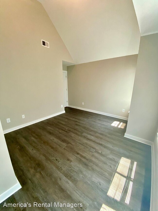 Building Photo - 3 br, 2.5 bath House - 236 Creek Run Way