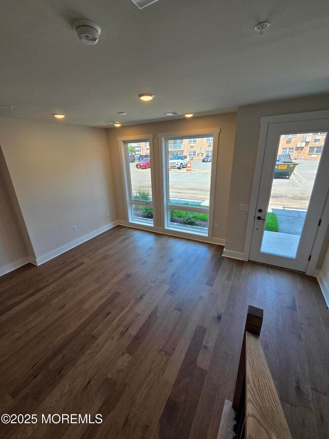Building Photo - 1403 Kingsley St