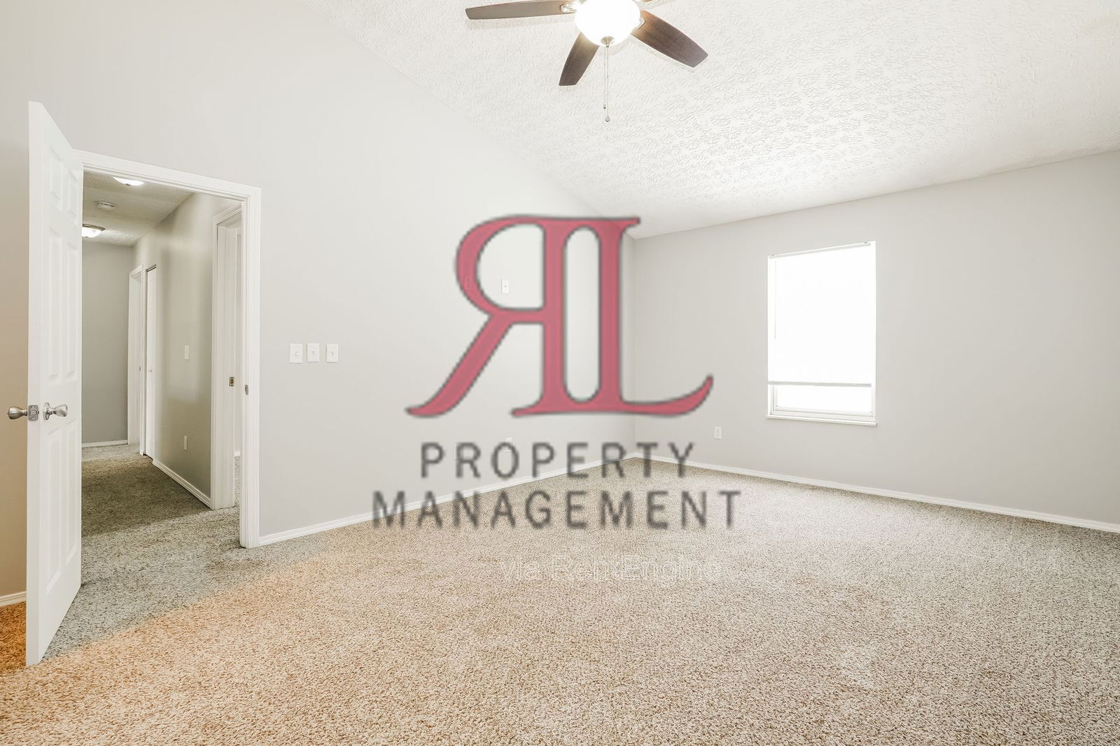 Building Photo - 26 E Woodfield Dr