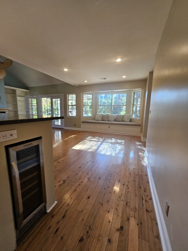 Building Photo - 14 Egret Dr