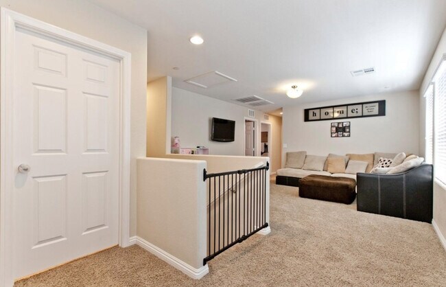 Building Photo - 945 Spiracle Ave