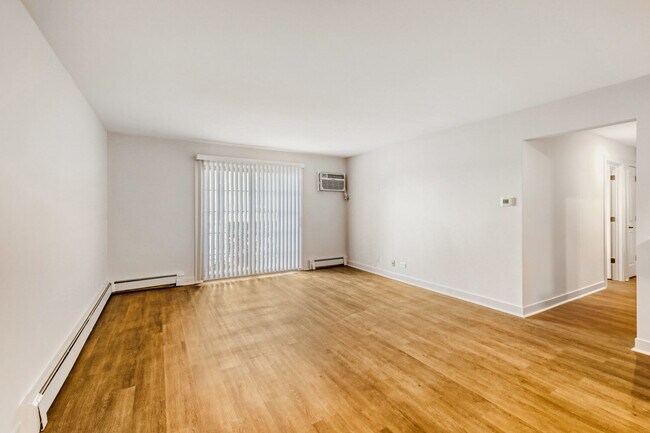 Building Photo - 785 Pershing Ave