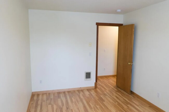 Building Photo - 46 NE Sacramento St