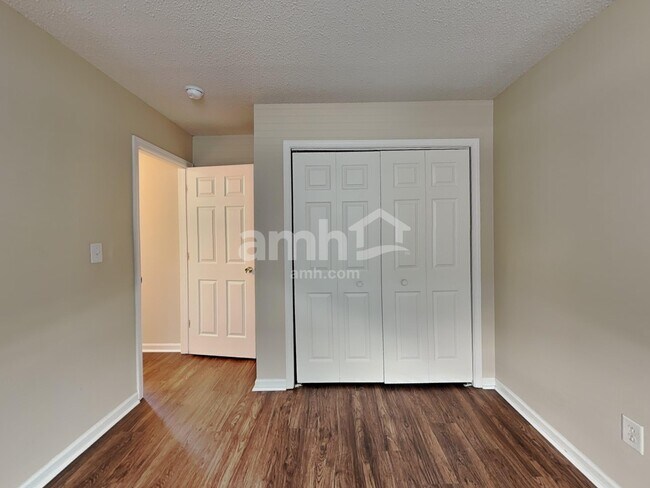 Building Photo - 9914 Cedarstone Ln