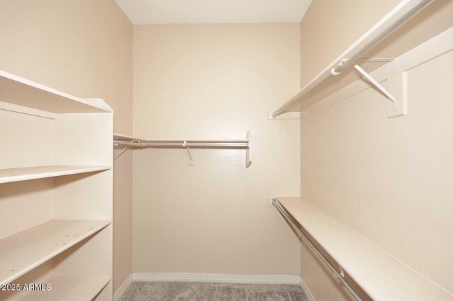 Building Photo - 2007 E Topeka Dr