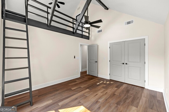 Building Photo - 1620 Chevron Way