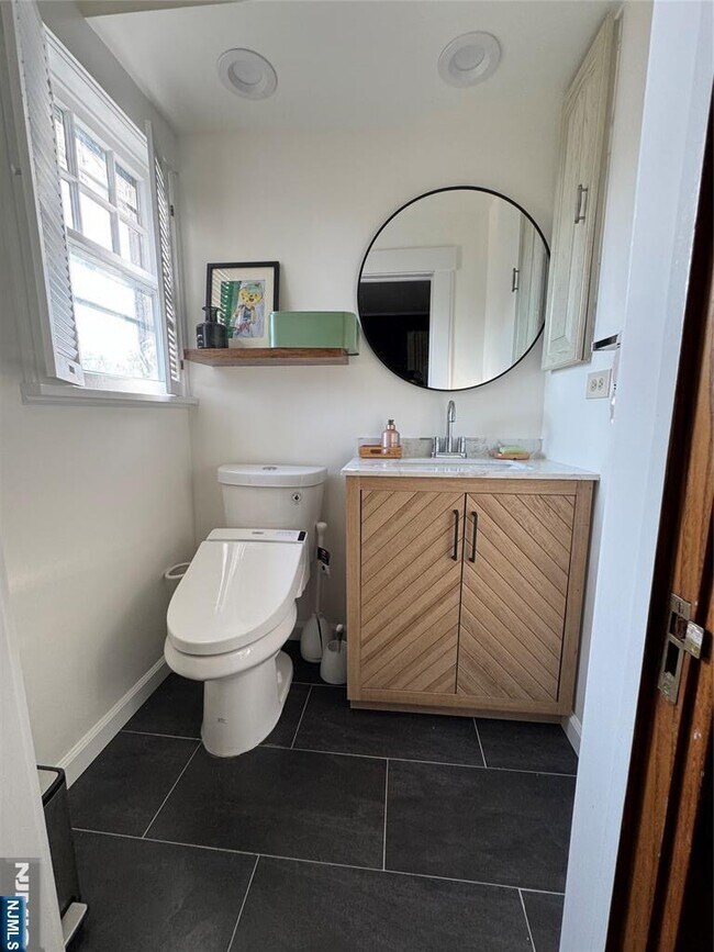 Building Photo - 506 Morningside Rd