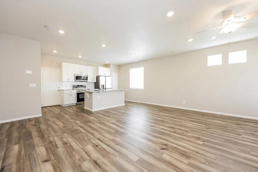 Building Photo - 9270 Oro City Loop
