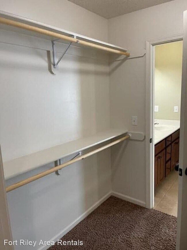 Building Photo - 2 br, 3.5 bath House - 1611 N. 127th Street