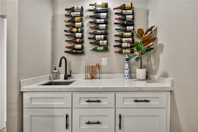 Building Photo - 75407 Montecito Dr