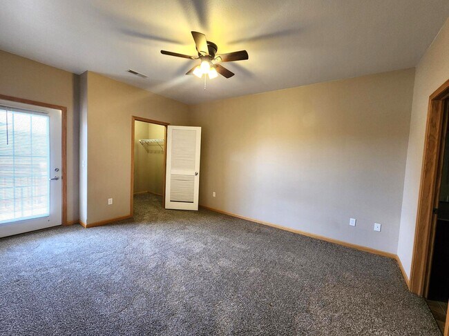 Building Photo - 2250 W Lake Rd