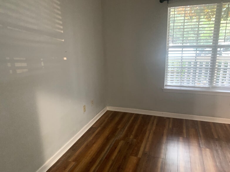 Bedroom/unfurnished - 212 Bentley Pl