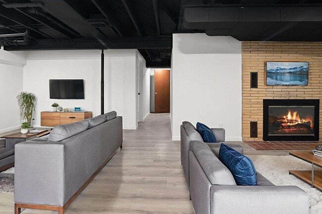 Building Photo - 2740 Judah Rd