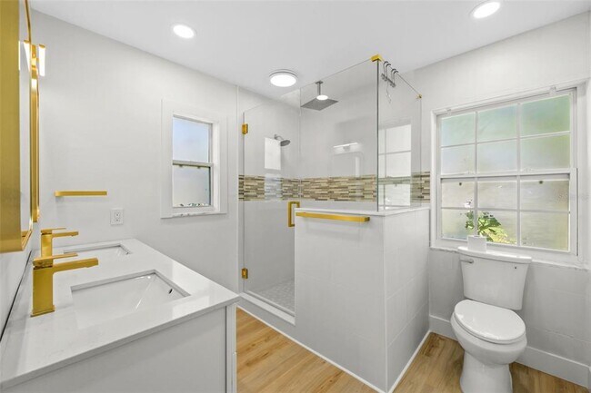 Building Photo - 5700 Bayou Grande Blvd NE