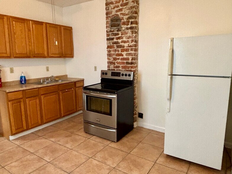 Building Photo - 6118 Dauphine St