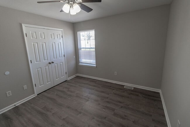 Building Photo - 1401-1403 Bodie Dr
