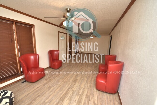 Building Photo - Central Norman 3 Bed 3 Bath PRELEASING FOR FALL 2026 SEMESTER