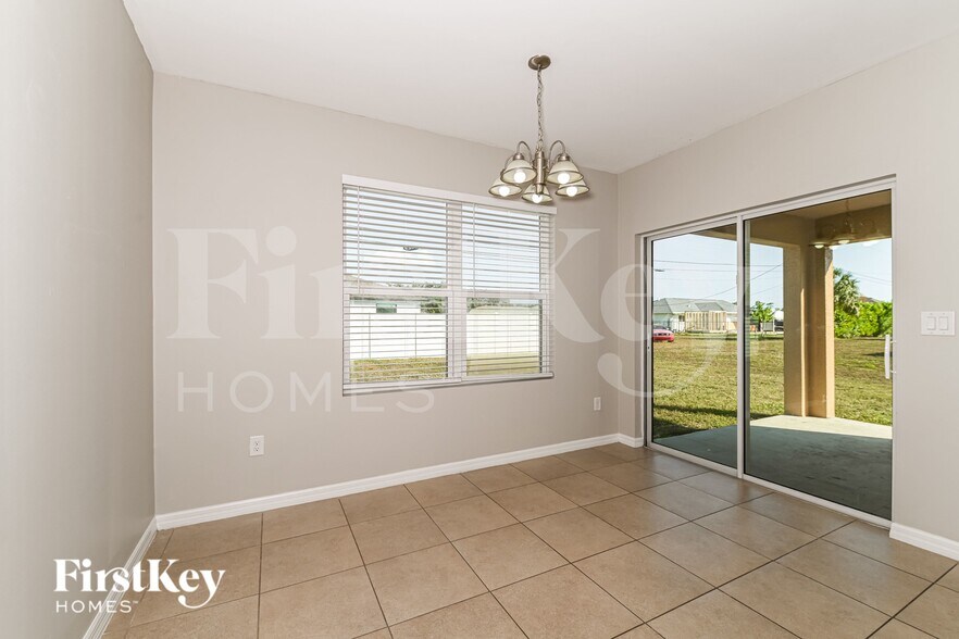 Building Photo - 629 SW 25th Terrace