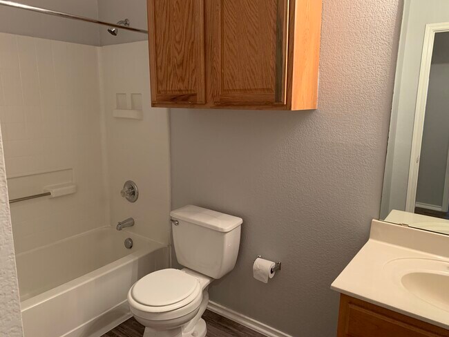 Building Photo - 1600 Jester Ct