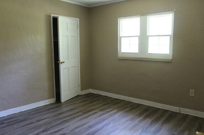 Building Photo - 80 Morningside Dr