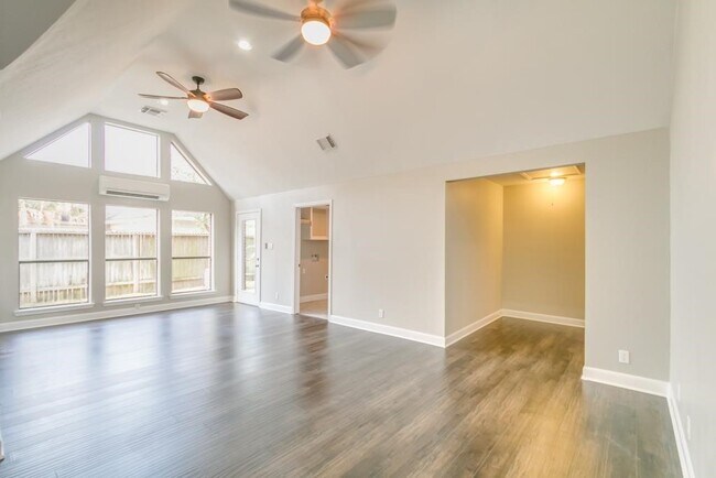 Building Photo - 14022 Ragus Lake Dr