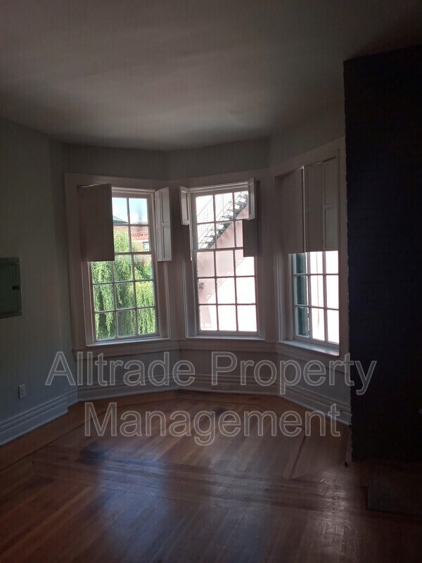Building Photo - 422 Belgravia Ct