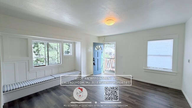 Building Photo - Bright top floor 1 bedroom in the heart of Piedmont!