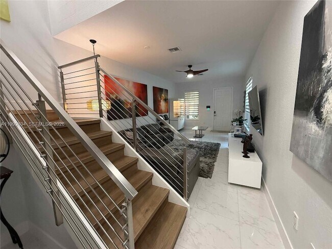 Building Photo - 6923 Julia Gardens Dr