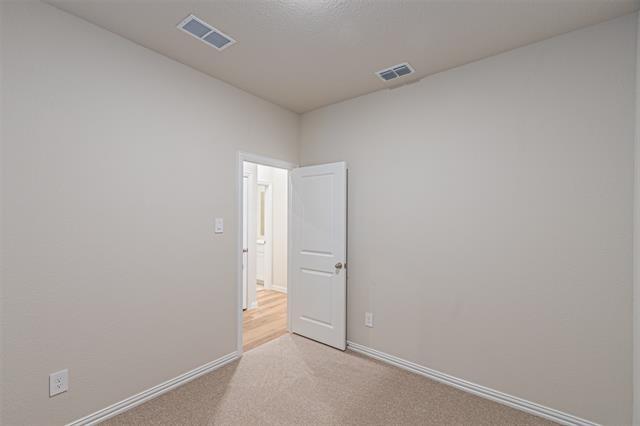 Building Photo - 801 Leavenworth Dr