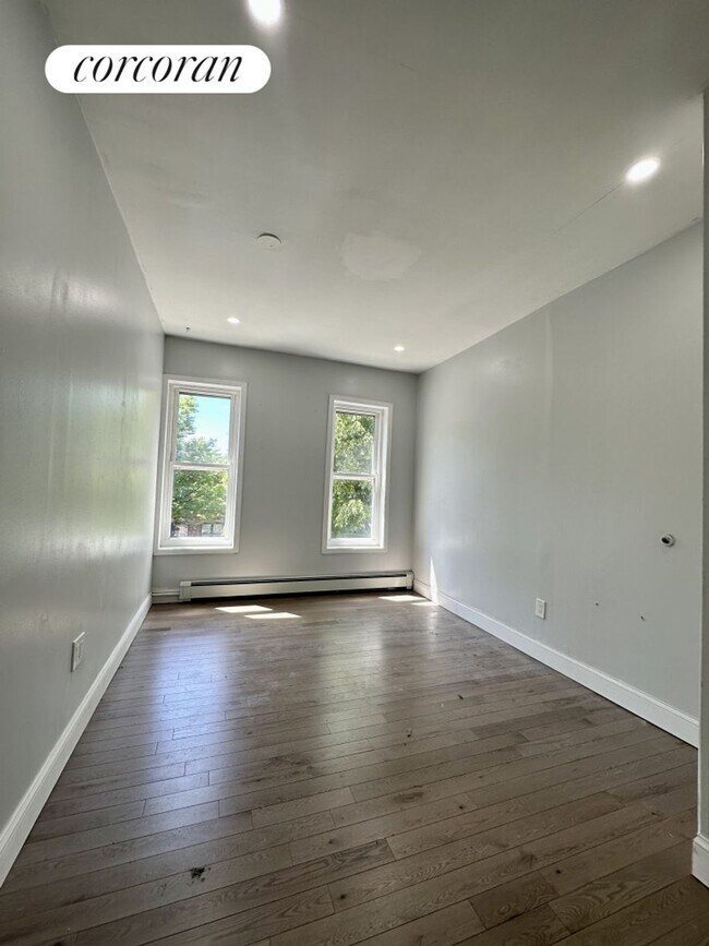 Building Photo - 437C Pulaski St