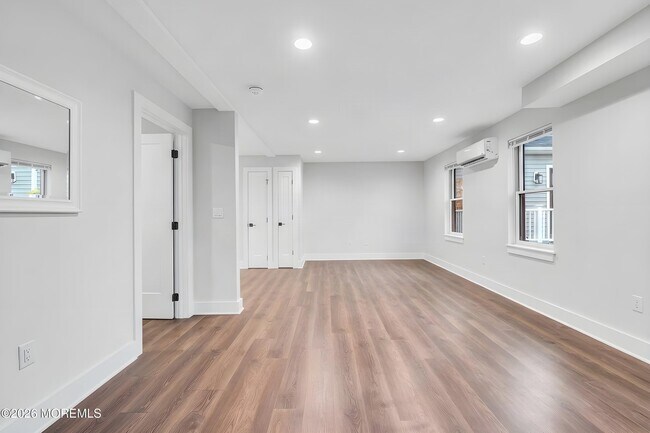 Building Photo - 700 1st Ave